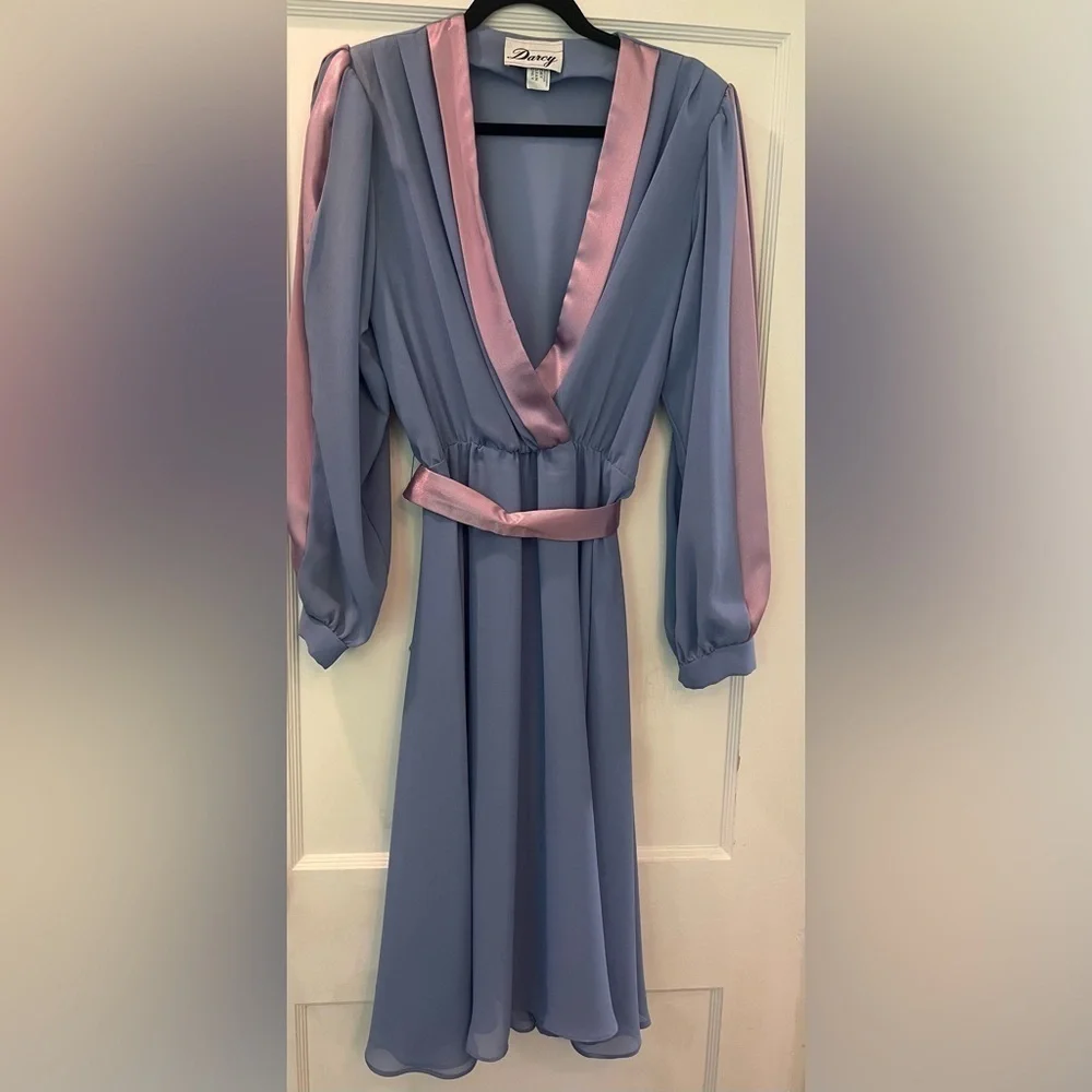 Vintage Union Made Darcy Periwinkle Pink 70s Flowy V-Neck Dress Size 13/14